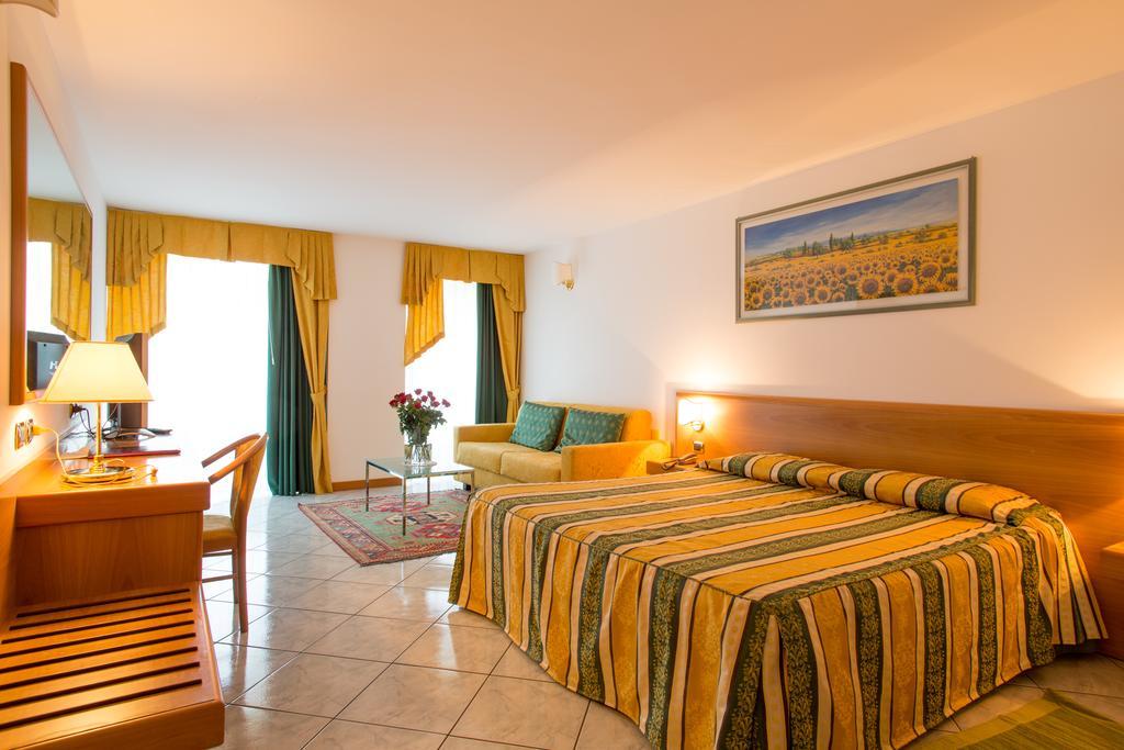 Hotel Capri Bardolino 3S Номер фото